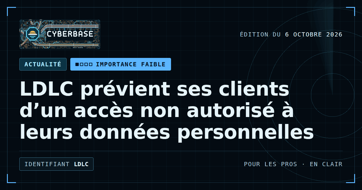 Un colis de matériel informatique ouvert sur une table, une enveloppe de courriel d’alerte posée à côté.